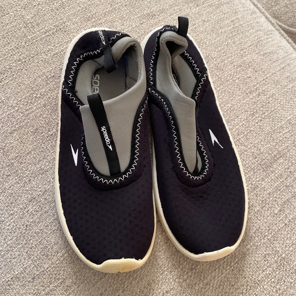 Boys Speedo Water Shoes Size M 2/3